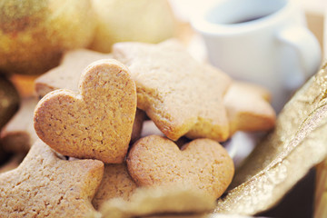 gingerbreads with coffee