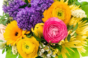 Obraz na płótnie Canvas bouquet of colorful spring flowers