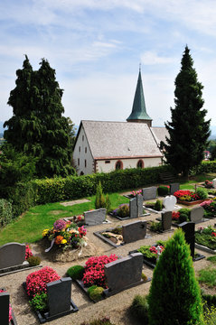 Friedhof mit Kirche Bahlingen