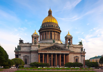 Fototapeta na wymiar Katedra św Izaaka w Petersburgu
