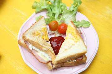 sandwich ham and cheese