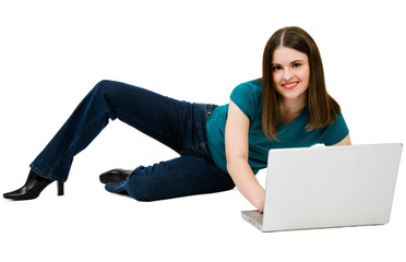 Naklejka premium Caucasian woman using a laptop