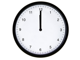Wanduhr zeigt 12 Uhr