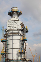 Processing column for offshore platform under construction