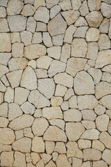 Mediterane Natursteinmauer