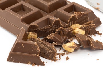cioccolata al latte e nocciole