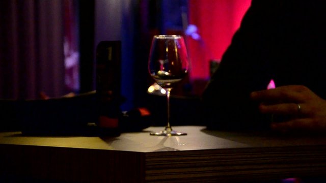 선술집 Osteria Public house &kappa;&alpha;&pi;&eta;&lambda;&epsilon;&iota;ό 酒馆