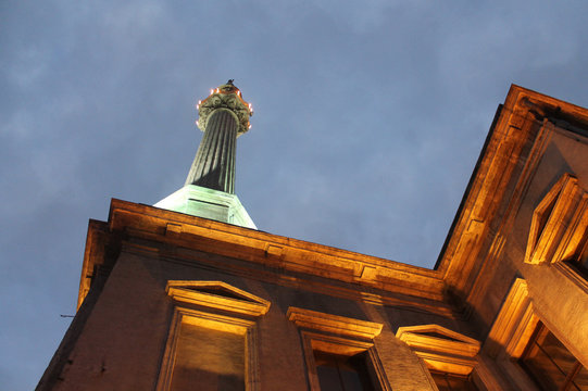 Turkish architecture minaret image of a mosque.