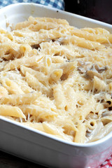 PASTA PASTICCIO DI PENNE COTTO AL FORNO
