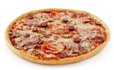Salami pizza with tomatoes