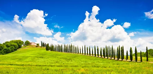 Foto op Canvas Prachtig landschap met huis op heuvel in Toscane, Italië © JFL Photography