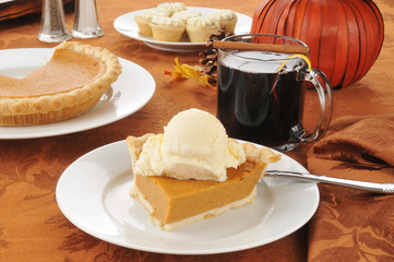 Pumpkin pie ala mode