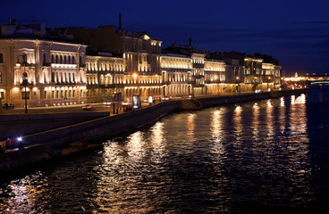 Fototapeta na wymiar Night St. Petersburg. View of the Neva