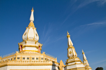 Fototapeta premium Maha Chedi Chaimongkol at Roi et Province Thailand