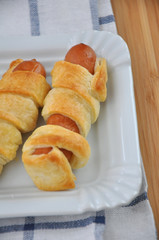 Würstchen im Blätterteig