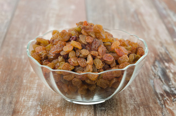 glass bowl with sultana raisins