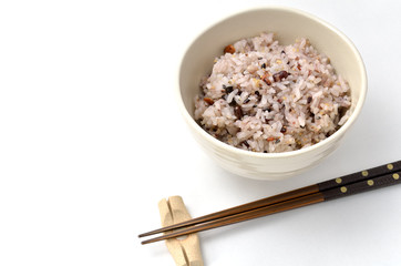 雑穀米ごはんとお箸と箸置き