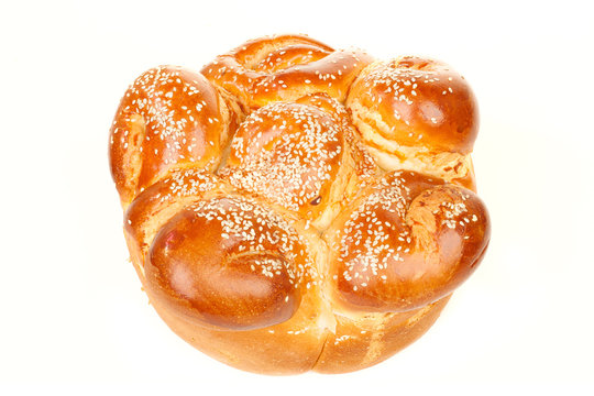 One simple round sabbath challah with seed