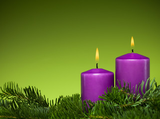 Obraz na płótnie Canvas wakacyjnych purpurowe świece