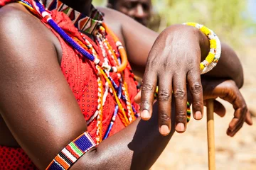 Selbstklebende Fototapete Afrika Tracht der Massai