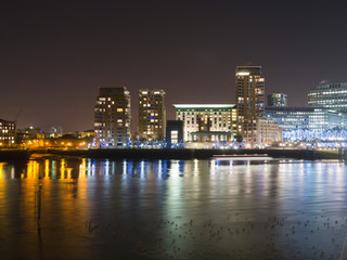 Fototapeta na wymiar Rzeka w nocy