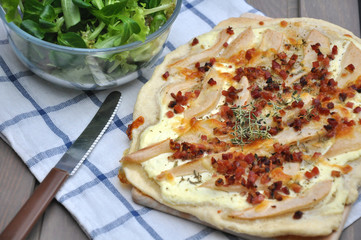 Birnen Speck Flammkuchen