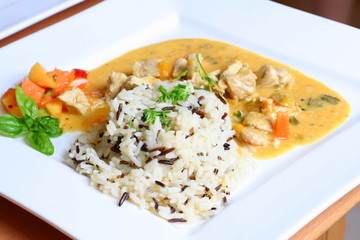 Hühnchen mit Reis