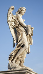 Fototapeta na wymiar Rzym - Anioł z odzieży i kości z Mostu Anioła