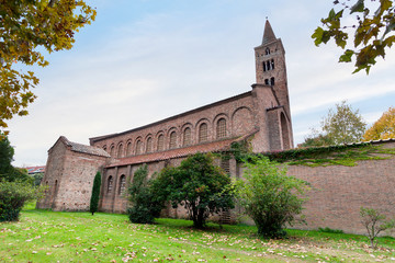 Fototapeta na wymiar Bazylika San Giovanni Evangelista w Rawennie
