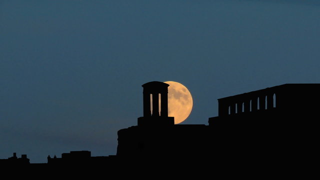 Malta Lower Barrakka Gardens Valletta moonrise