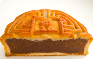 Half moon cake