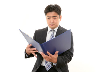 仕事に励むビジネスマン