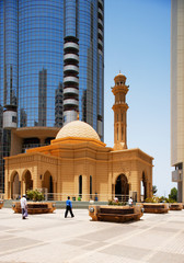 Fototapeta na wymiar Tradycyjny Mosque, Abu Dhabi, UAE