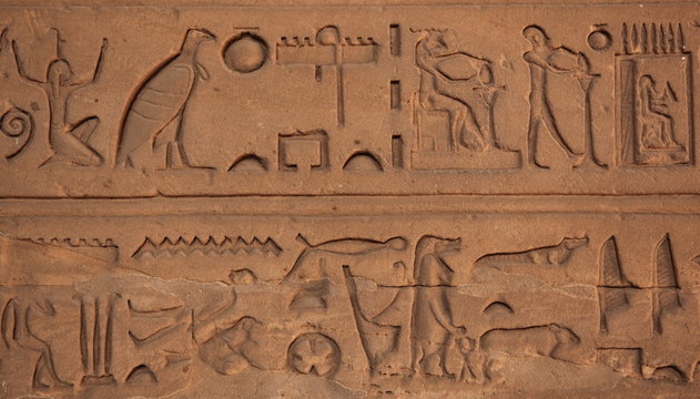 hieroglyphes et représenataion des scènes égyptiennes