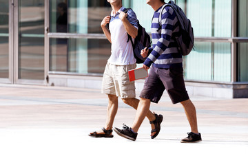 Two young tourists in the city.