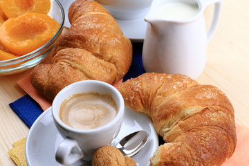 Caffè espresso e prima colazione