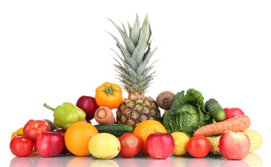 Obraz na płótnie Canvas Skład z owoców i warzyw samodzielnie na białym tle