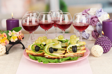 Canapes and wine in restaurant