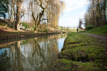 Fototapeta na wymiar kanał Ourcq Villeparisis Seine et Marne