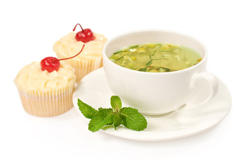 Green tea with mint and cake