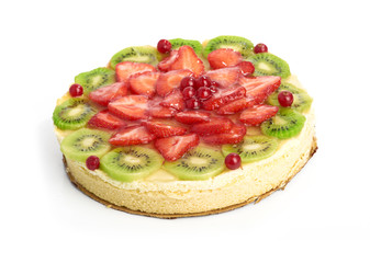cake with strawberries and kiwi