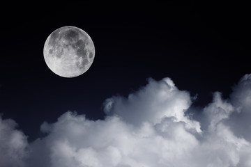 Plakat nocne niebo z księżycem i chmury