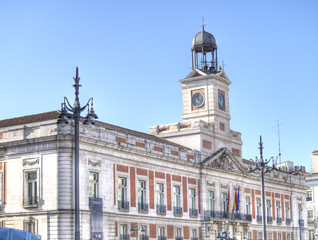 Fototapeta na wymiar Obejrzyj Sun Gate w Madrycie