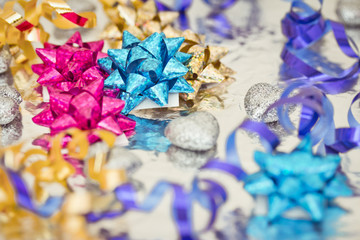 Fototapeta na wymiar shining kolorowe świąteczne prezenty