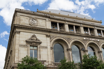 Obraz premium Historic building in Paris France