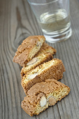 biscotti alle mandorle con grappa