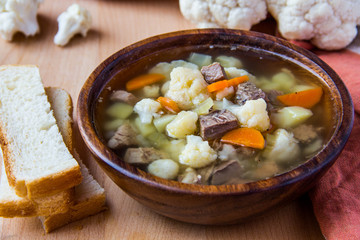 Soup with beef and cauliflower