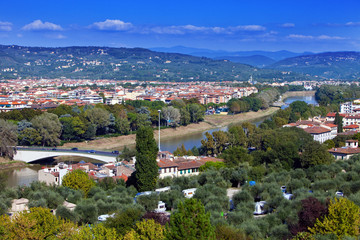 Fototapeta na wymiar Włochy. Florence. Widok na miasto na górze