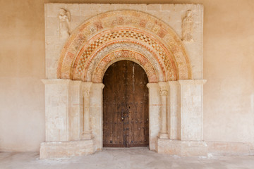 Fototapeta na wymiar Stare drzwi kościoła