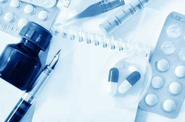 note and pills